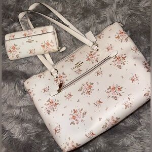 Coach purse and wallet set